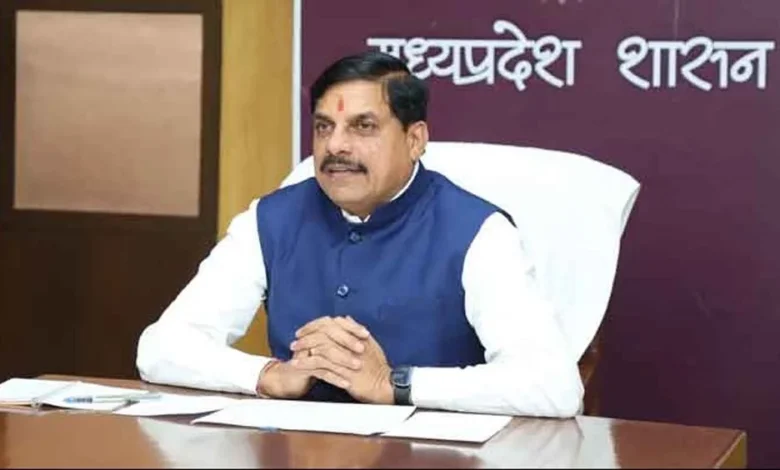 जनसामान्य की मूलभूत आवश्यकताओं के साथ आध्यात्मिक उन्नति के लिए प्रतिबद्ध : CM जनसामान्य की मूलभूत आवश्यकताओं के साथ आध्यात्मिक उन्नति के लिए प्रतिबद्ध : CM