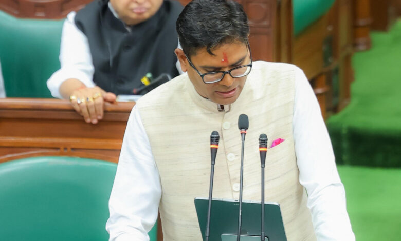 CG Budget 2025-26 : छत्तीसगढ़ सरकार ने लांच किये ये 10 नई योजनाएं, बजट में किसे क्या मिला? जानिए… CG Budget 2025-26 : छत्तीसगढ़ सरकार ने लांच किये ये 10 नई योजनाएं, बजट में किसे क्या मिला? जानिए…