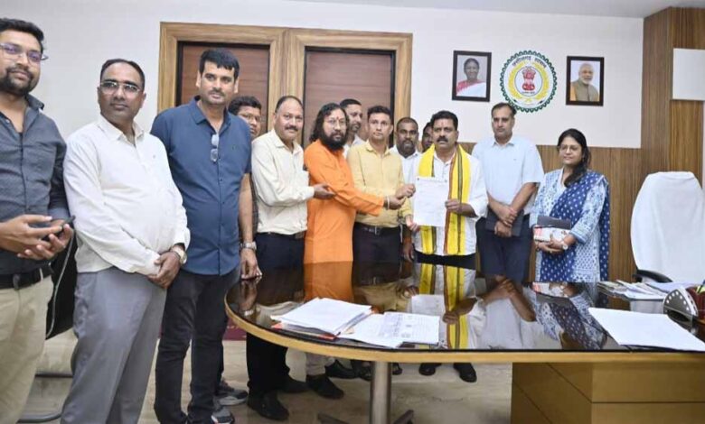 डिप्टी सीएम शर्मा से चर्चा के बाद पंचायत सचिवों की राज्य स्तरीय हड़ताल स्थगित