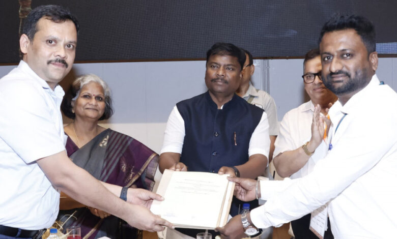 रायपुर : वन मंत्री केदार कश्यप बॉयर-सेलर मीट में हुए सम्मिलित रायपुर : वन मंत्री केदार कश्यप बॉयर-सेलर मीट में हुए सम्मिलित