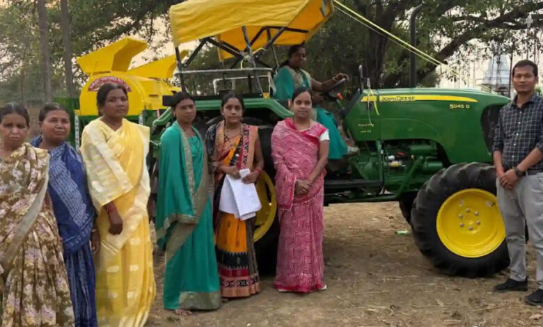 महासमुंद : बसना के मुस्कान अग्रणी महिला फार्म प्रोड्यूसर कंपनी लिमिटेड को केंद्र पोषित कृषि यांत्रिकीकरण पर सबमिशन योजना का मिला लाभ महासमुंद : बसना के मुस्कान अग्रणी महिला फार्म प्रोड्यूसर कंपनी लिमिटेड को केंद्र पोषित कृषि यांत्रिकीकरण पर सबमिशन योजना का मिला लाभ