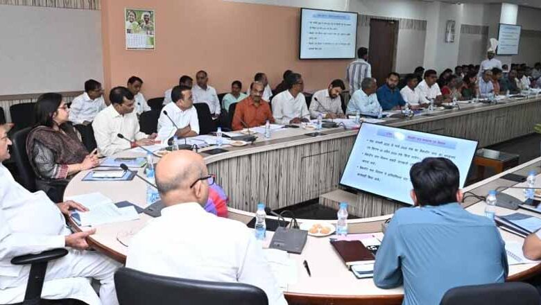 पात्र हितग्राहियों को समय पर उपलब्ध हो राशन सामग्री : मंत्री दयालदास बघेल पात्र हितग्राहियों को समय पर उपलब्ध हो राशन सामग्री : मंत्री दयालदास बघेल