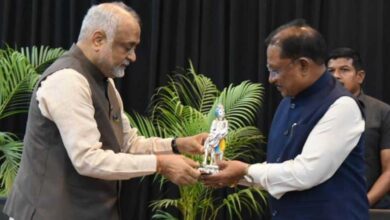 मुख्यमंत्री विष्णुदेव साय ने हार्टफुलनेस योगाश्रम में योगगुरु कमलेश पटेल से की भेंट