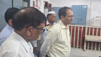 कलेक्टर ने जिला कार्यालय का किया निरीक्षण