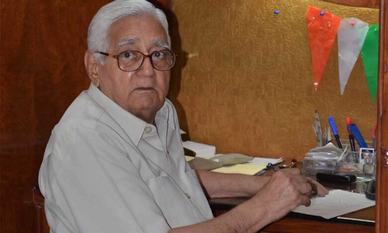 वरिष्ठ पत्रकार और सम्पादक गोविन्दलाल वोरा की स्मृति में लाइब्रेरी का शुभारंभ