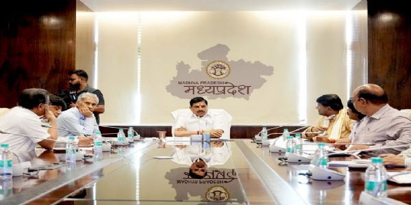 मुख्यमंत्री से मिले नगर पालिक निगमों के महापौर- सभी नगर निगमों में बनेंगी विकास समिति, शहर के विकास के लिए सब मिलकर करें काम: मुख्यमंत्री डॉ. मोहन यादव… मुख्यमंत्री से मिले नगर पालिक निगमों के महापौर- सभी नगर निगमों में बनेंगी विकास समिति, शहर के विकास के लिए सब मिलकर करें काम: मुख्यमंत्री डॉ. मोहन यादव…