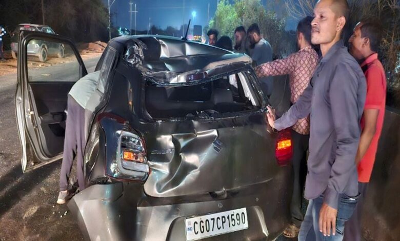 CG News: कार को टक्कर मारकर भागा ट्रक ड्राइवर: अनियंत्रित कार डिवाइडर से टकराकर बाइक से टकराई, कार चालक घायल… CG News: कार को टक्कर मारकर भागा ट्रक ड्राइवर: अनियंत्रित कार डिवाइडर से टकराकर बाइक से टकराई, कार चालक घायल…