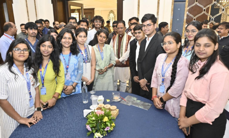 CG News: मुख्यमंत्री विष्णुदेव साय विचार फॉर विकसित छत्तीसगढ़ कार्यक्रम में हुए शामिल, छत्तीसगढ़ के विकास में युवाओं की भागीदारी को लेकर हुई चर्चा… CG News: मुख्यमंत्री विष्णुदेव साय विचार फॉर विकसित छत्तीसगढ़ कार्यक्रम में हुए शामिल, छत्तीसगढ़ के विकास में युवाओं की भागीदारी को लेकर हुई चर्चा…