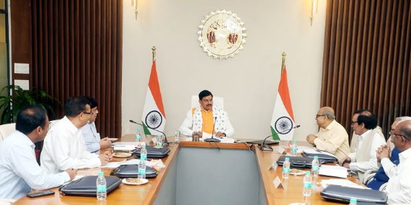 MP News: मुख्यमंत्री डॉ. मोहन यादव ने राष्ट्रीय शिक्षा नीति के संदर्भ में नवाचारों के लिए दी बधाई… MP News: मुख्यमंत्री डॉ. मोहन यादव ने राष्ट्रीय शिक्षा नीति के संदर्भ में नवाचारों के लिए दी बधाई…