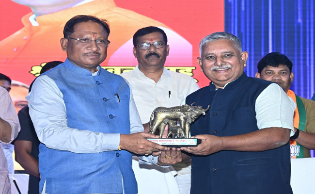 शिक्षा ही है विकास का मूलमंत्र- मुख्यमंत्री श्री विष्णुदेव साय शिक्षा ही है विकास का मूलमंत्र- मुख्यमंत्री श्री विष्णुदेव साय