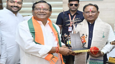 मुख्यमंत्री श्री विष्णु देव साय छत्तीसगढ़ राज्य वन विकास निगम के अध्यक्ष श्री रामसेवक पैकरा के पदभार ग्रहण समारोह में हुए शामिल