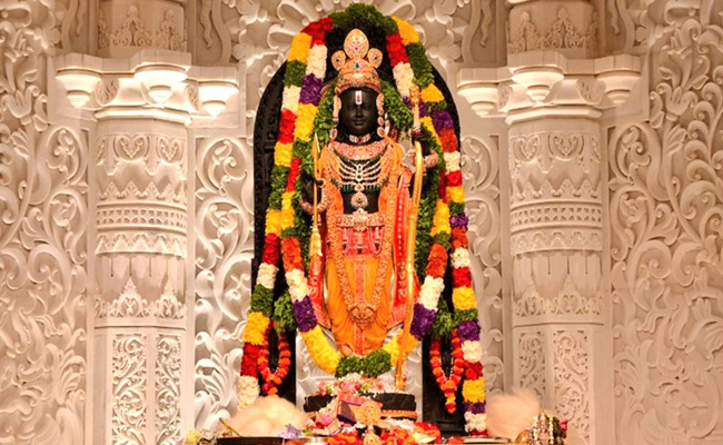 आज रामलला का होगा ‘सूर्य तिलक’, भव्य रूप में सजाई गई रामनगरी आज रामलला का होगा ‘सूर्य तिलक’, भव्य रूप में सजाई गई रामनगरी