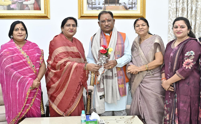 मुख्यमंत्री श्री विष्णुदेव साय से नवनियुक्त निगम-मंडल अध्यक्षों ने की सौजन्य भेंट मुख्यमंत्री श्री विष्णुदेव साय से नवनियुक्त निगम-मंडल अध्यक्षों ने की सौजन्य भेंट