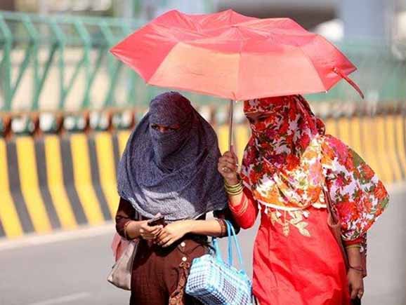 छत्तीसगढ़ में मौसम ने बदले तेवर, भीषण गर्मी से परेशान लोग छत्तीसगढ़ में मौसम ने बदले तेवर, भीषण गर्मी से परेशान लोग