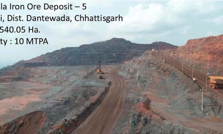 मुख्यमंत्री विष्णुदेव साय के नेतृत्व में छत्तीसगढ़ को खनिज राजस्व में ऐतिहासिक सफलता मुख्यमंत्री विष्णुदेव साय के नेतृत्व में छत्तीसगढ़ को खनिज राजस्व में ऐतिहासिक सफलता