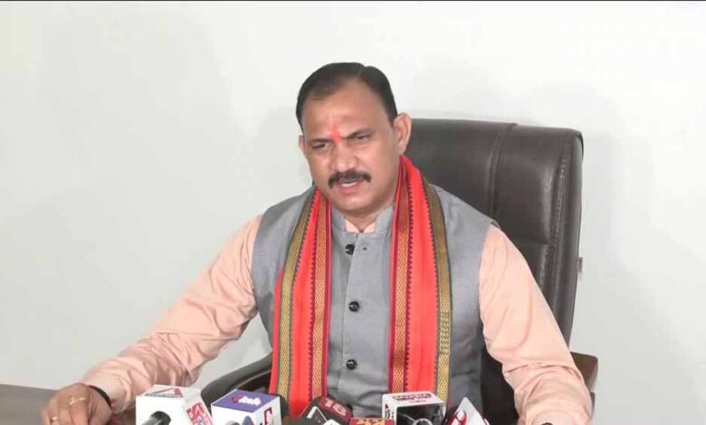 कोरोना के नए वैरियंट को लेकर देश-दुनिया में मची हलचल, स्वास्थ्य मंत्री जायसवाल ने दूर चिंता कोरोना के नए वैरियंट को लेकर देश-दुनिया में मची हलचल, स्वास्थ्य मंत्री जायसवाल ने दूर चिंता