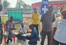 रेत माफिया ने आरक्षक पर चढ़ाया ट्रैक्टर, अस्पताल में तोड़ा दम