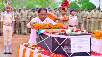 मुख्यमंत्री साय ने नक्सल मुठभेड़ में शहीद जवान मेहुल भाई को दी श्रद्धांजलि
