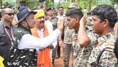 मुख्यमंत्री साय ने बासिंग स्थित बीएसएफ कैम्प पहुंचकर की जवानों की हौसला अफजाई