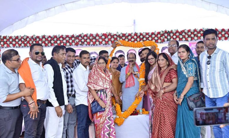 रायपुर : उप मुख्यमंत्री अरुण साव सामूहिक आदर्श विवाह समारोह में हुए शामिल सामूहिक आदर्श विवाह समारोह में हुए शामिल रायपुर : उप मुख्यमंत्री अरुण साव सामूहिक आदर्श विवाह समारोह में हुए शामिल सामूहिक आदर्श विवाह समारोह में हुए शामिल