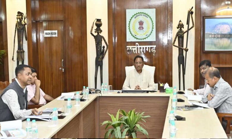 रायपुर : किसानों को मिले सिंचाई परियोजनाओं का लाभ : मुख्यमंत्री श्री विष्णु देव साय रायपुर : किसानों को मिले सिंचाई परियोजनाओं का लाभ : मुख्यमंत्री श्री विष्णु देव साय