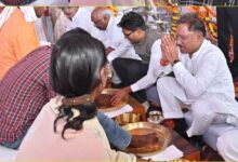 प्रधानमंत्री आवास योजना के हितग्राहियों के पाँव को पखारकर गृह प्रवेश कराया, 51 हजार हितग्राहियों को आवास की चाबी सौंपी