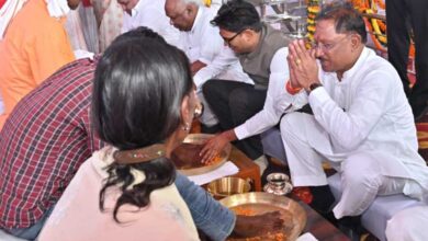 प्रधानमंत्री आवास योजना के हितग्राहियों के पाँव को पखारकर गृह प्रवेश कराया, 51 हजार हितग्राहियों को आवास की चाबी सौंपी