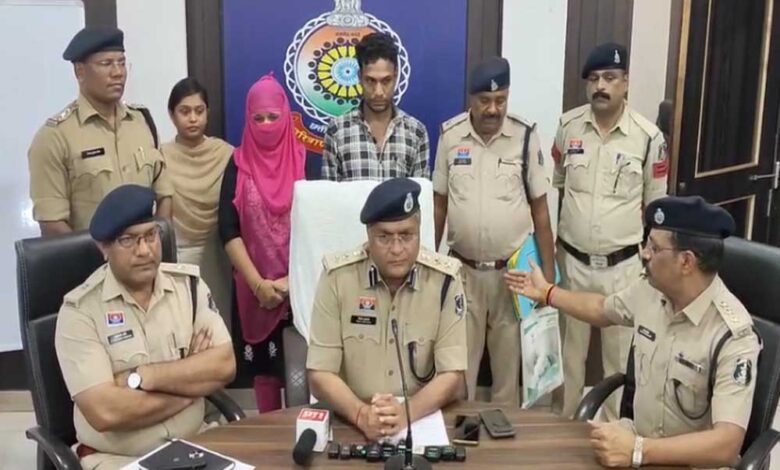 भिलाई में STF ने 4 दिन के भीतर दूसरी कार्रवाई करते हुए बांग्लादेशी दंपती को गिरफ्तार किया भिलाई में STF ने 4 दिन के भीतर दूसरी कार्रवाई करते हुए बांग्लादेशी दंपती को गिरफ्तार किया