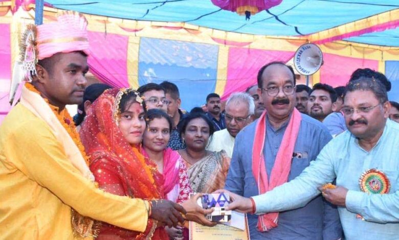रायपुर : विष्णु का सुशासन कल्याणकारी, हर वर्ग के लिए कार्य कर रही सरकार : अरुण साव रायपुर : विष्णु का सुशासन कल्याणकारी, हर वर्ग के लिए कार्य कर रही सरकार : अरुण साव