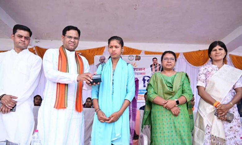 गौरेला पेंड्रा मरवाही : जनसंपर्क विभाग द्वारा आयोजित इवेंट में बच्चों एवं महिलाओं ने उत्साह से लिया भाग गौरेला पेंड्रा मरवाही : जनसंपर्क विभाग द्वारा आयोजित इवेंट में बच्चों एवं महिलाओं ने उत्साह से लिया भाग