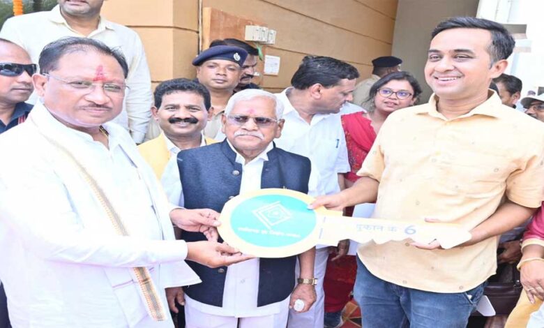 मुख्यमंत्री विष्णु देव साय ने किया अटल विहार योजना अंतर्गत 226 आवासों का लोकार्पण मुख्यमंत्री विष्णु देव साय ने किया अटल विहार योजना अंतर्गत 226 आवासों का लोकार्पण