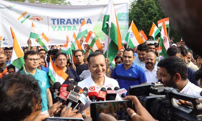 नवीन जिन्दल की मानवीय पहल — 20,000+ जिन्दल स्टील के कर्मचारी सीमावर्ती गांवों के पुनर्वास के लिए देंगे एक दिन का वेतन नवीन जिन्दल की मानवीय पहल — 20,000+ जिन्दल स्टील के कर्मचारी सीमावर्ती गांवों के पुनर्वास के लिए देंगे एक दिन का वेतन