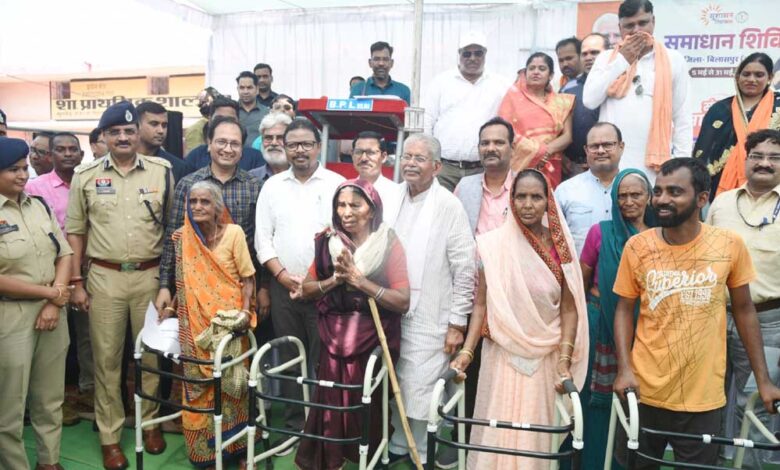 धमनी में समाधान शिविर: रामकली और दुलौरिन की आंखों में आई चमक, चलने में सहारा देने के लिए मिली वॉकर धमनी में समाधान शिविर: रामकली और दुलौरिन की आंखों में आई चमक, चलने में सहारा देने के लिए मिली वॉकर