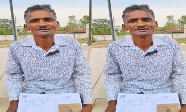 रायपुर : अभिलेख में त्रुटि सुधार होने पर बहुत खुश हैं पवन अब मिलेगा शासकीय योजनाओं का लाभ रायपुर : अभिलेख में त्रुटि सुधार होने पर बहुत खुश हैं पवन अब मिलेगा शासकीय योजनाओं का लाभ