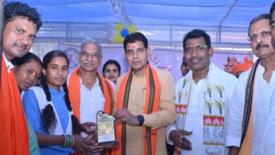 रायपुर : समाधान शिविर से लोगों की मांगों और समस्याओं का हो रहा निराकरण: राजस्व मंत्री वर्मा