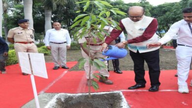 रायपुर : राज्यपाल रमेन डेका जिला कांकेर में संचालित योजनाओं की ली समीक्षा बैठक
