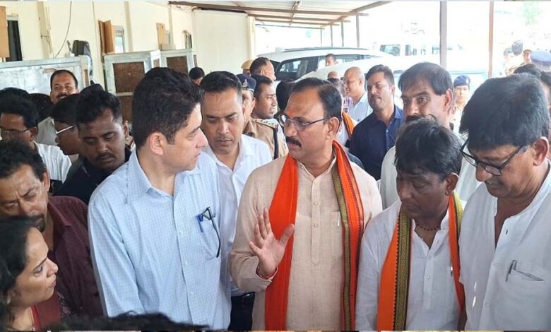 स्वास्थ्य मंत्री  श्याम बिहारी जायसवाल ने महासमुंद में निर्माणाधीन मेडिकल कॉलेज का किया औचक निरीक्षण