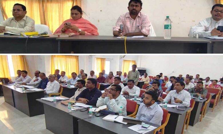 कलेक्टर ने शिविरों के आयोजन के लिए जिला अधिकारियों को दिए जरूरी दिशा-निर्देश कलेक्टर ने शिविरों के आयोजन के लिए जिला अधिकारियों को दिए जरूरी दिशा-निर्देश