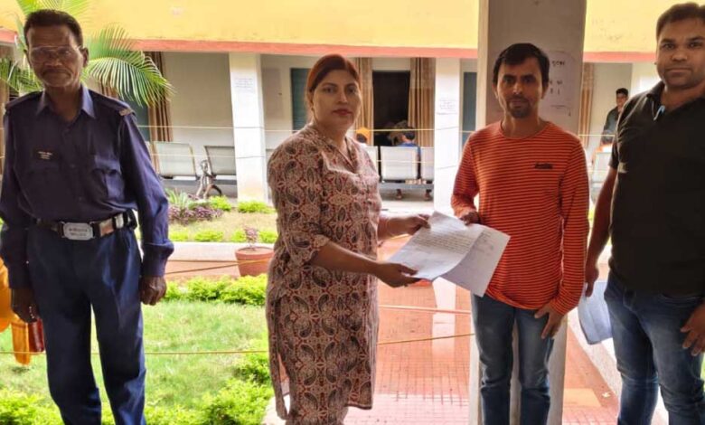 महासमुंद : सुशासन तिहार : राजस्व प्रकरणों का त्वरित समाधान और जमीन स्तर पर बदलाव की नई शुरुआत महासमुंद : सुशासन तिहार : राजस्व प्रकरणों का त्वरित समाधान और जमीन स्तर पर बदलाव की नई शुरुआत