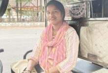 रायपुर : दीदी ई-रिक्शा सहायता योजना से आत्मनिर्भर बनीं श्रीमती भुनेश्वरी