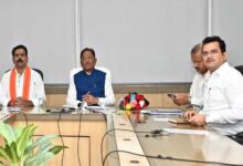 मुख्यमंत्री विष्णु देव साय ने आत्मसमर्पित नक्सलियों और नक्सल हिंसा से पीड़ितों को जारी की प्रधानमंत्री आवास योजना की पहली किस्त