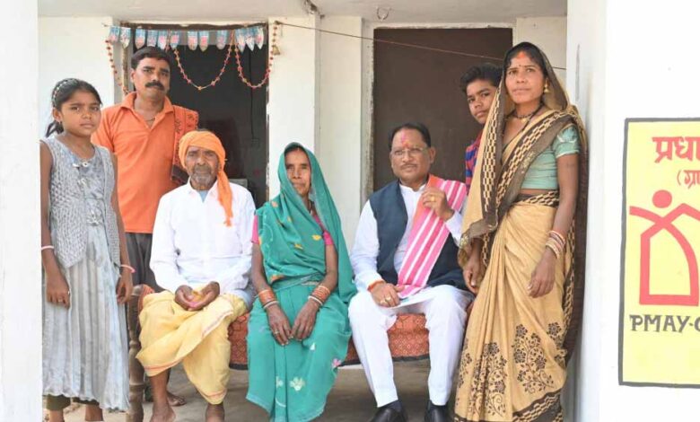 रायपुर : मोर अब्बड़ भाग हे, मुख्यमंत्री मोर घर आए हे: श्रीमती अमरौतीन साहू रायपुर : मोर अब्बड़ भाग हे, मुख्यमंत्री मोर घर आए हे: श्रीमती अमरौतीन साहू