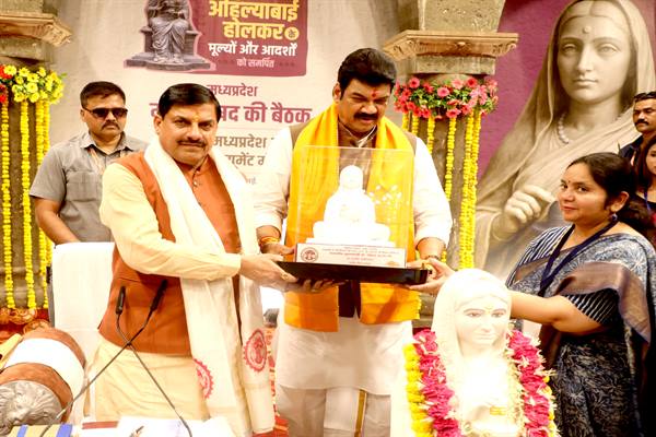 MP News: गेहूँ के रिकॉर्ड उपार्जन पर खाद्य मंत्री ने मुख्यमंत्री डॉ. यादव का किया अभिनंदन…. MP News: गेहूँ के रिकॉर्ड उपार्जन पर खाद्य मंत्री ने मुख्यमंत्री डॉ. यादव का किया अभिनंदन….