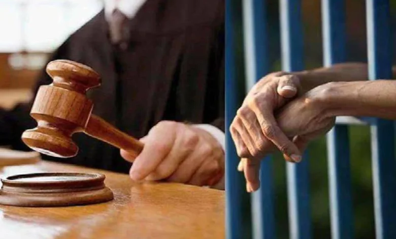 CG Crime News- दिल दहला देने वाली वारदात: शादी नहीं कराने पर बेटे ने कुल्हाड़ी से की पिता की हत्या, न्यायालय ने सुनाई उम्रकैद की सजा…. CG Crime News- दिल दहला देने वाली वारदात: शादी नहीं कराने पर बेटे ने कुल्हाड़ी से की पिता की हत्या, न्यायालय ने सुनाई उम्रकैद की सजा….