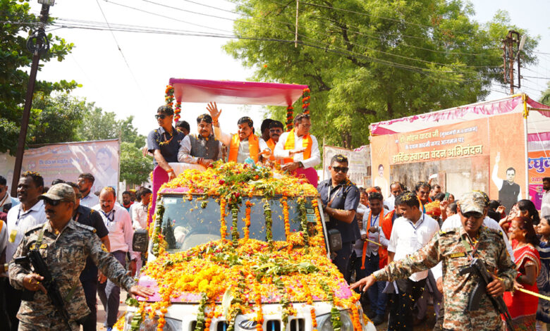MP NEWS- वीर सैनिकों को समर्पित तिरंगा यात्रा: मुख्यमंत्री डॉ. यादव ने किया नेतृत्व, ‘भारत माता की जय’ के नारों संग बरसाए फूल…. MP NEWS- वीर सैनिकों को समर्पित तिरंगा यात्रा: मुख्यमंत्री डॉ. यादव ने किया नेतृत्व, ‘भारत माता की जय’ के नारों संग बरसाए फूल….
