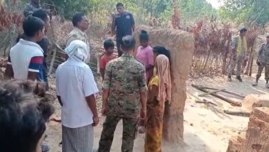 CG NEWS- हाथी का आतंक: जंगली हाथी ने गांव में घुसकर मचाई तबाही, दो महिलाओं की गई जान, एक अस्पताल में भर्ती… ग्रामीणों में दहशत का माहौल….