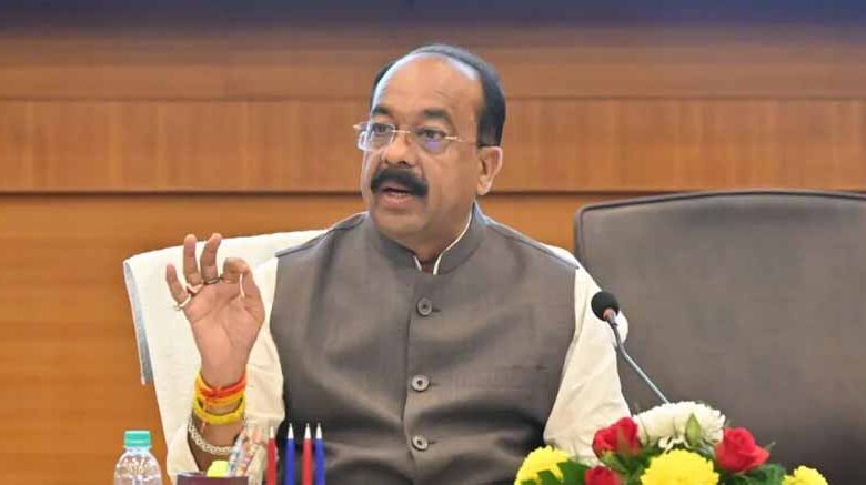 रायपुर सड़क हादसे की होगी जांच, पीड़ित परिवार को दी जाएगी हर संभव मदद : डिप्टी सीएम साव रायपुर सड़क हादसे की होगी जांच, पीड़ित परिवार को दी जाएगी हर संभव मदद : डिप्टी सीएम साव