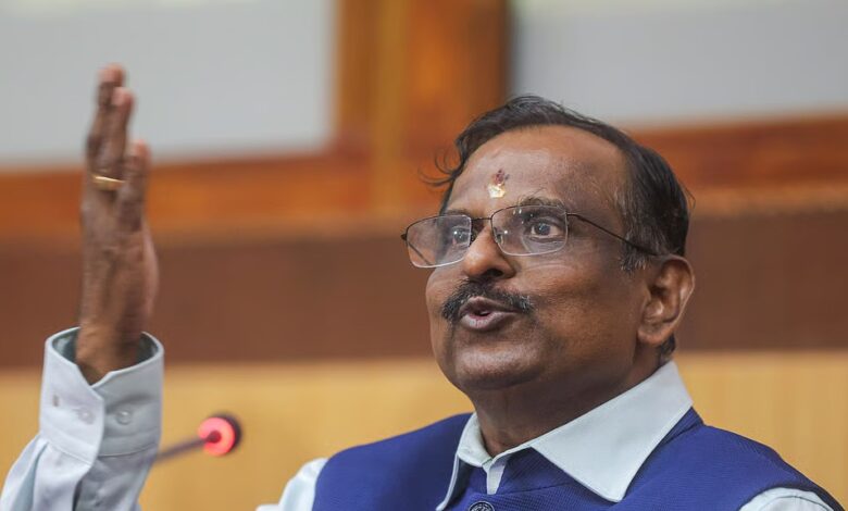 लोगों की सुरक्षा सुनिश्चित करने 10 उपग्रह लगातार काम कर रहे हैं: इसरो अध्यक्ष लोगों की सुरक्षा सुनिश्चित करने 10 उपग्रह लगातार काम कर रहे हैं: इसरो अध्यक्ष