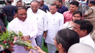CG News- सुशासन तिहार के तीसरे चरण का समापन: मुख्यमंत्री साय पहुंचे धमतरी जिले के इस गांव में, समाधान शिविर के माध्यम से जनता की समस्याओं पर हुई चर्चा….