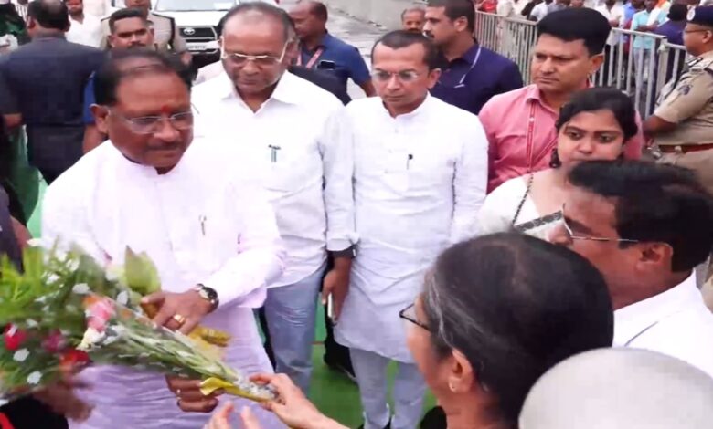CG News- सुशासन तिहार के तीसरे चरण का समापन: मुख्यमंत्री साय पहुंचे धमतरी जिले के इस गांव में, समाधान शिविर के माध्यम से जनता की समस्याओं पर हुई चर्चा…. CG News- सुशासन तिहार के तीसरे चरण का समापन: मुख्यमंत्री साय पहुंचे धमतरी जिले के इस गांव में, समाधान शिविर के माध्यम से जनता की समस्याओं पर हुई चर्चा….